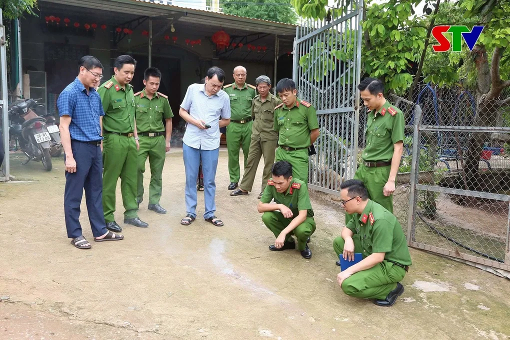 Vụ lửa tự cháy ở Sơn La: Có thể do lượng hóa chất chôn lẫn trong bê tông - 1