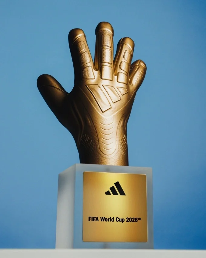 Thiết kế giải thưởng Găng Tay Vàng World Cup 2026. Ảnh: adidas