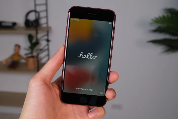 iPhone SE thế hệ thứ 3 sử dụng màn hình Retina HD. Ảnh: Quang Đồng