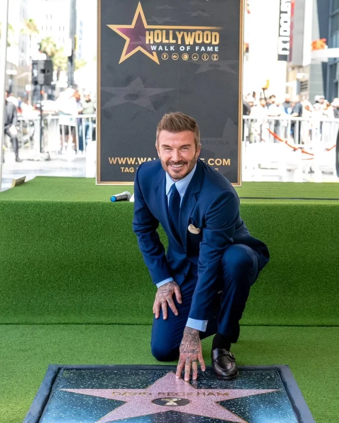 David Beckham bên ngôi sao khắc tên mình. Ảnh: Instagram Hollywood Walk Of Fame