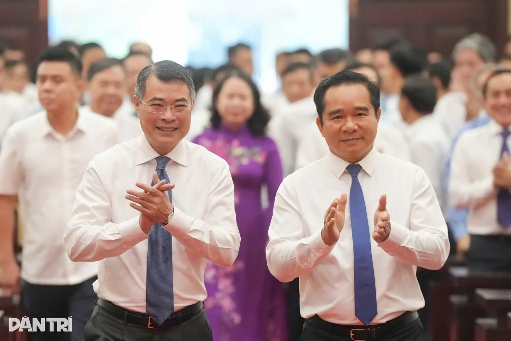 Bộ trưởng Xây dựng trả lời việc TPHCM muốn chuyển đổi dự án nhà ở - 1