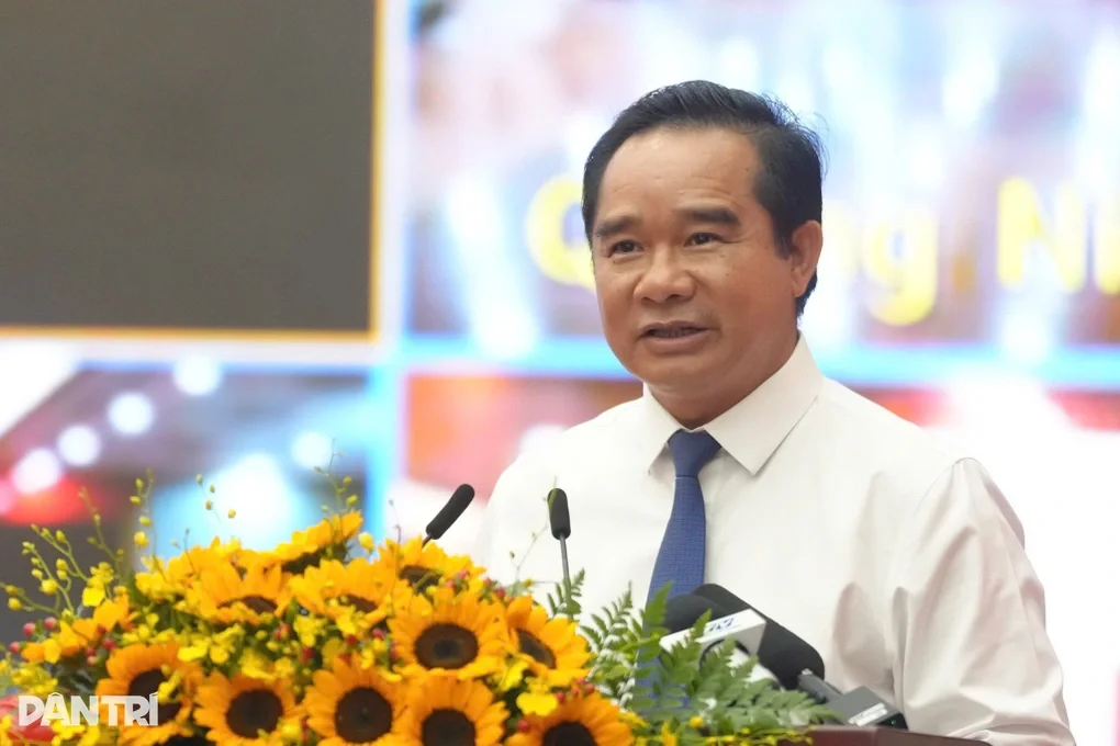 Bộ trưởng Xây dựng trả lời việc TPHCM muốn chuyển đổi dự án nhà ở - 2