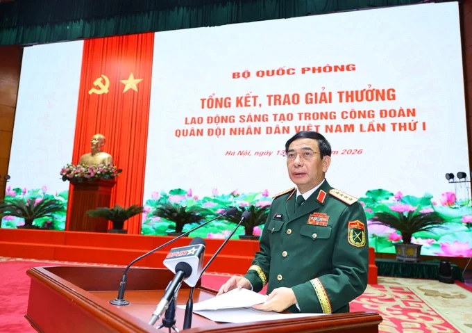 Phó thủ tướng, Bộ trưởng Quốc phòng Phan Văn Giang phát biểu tại buổi lễ. Ảnh: Hoàng Phong