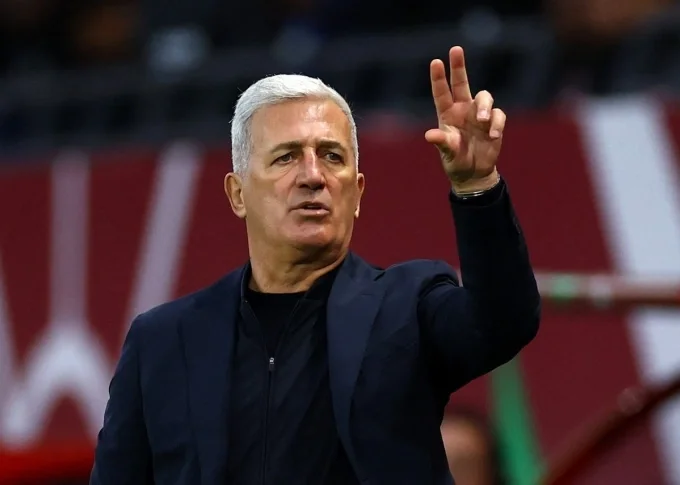 HLV Vladimir Petkovic của Algeria trong trận gặp CHDC Congo ở vòng 1/8 Cúp bóng đá châu Phi 2025 trên sân Moulay El Hassan, Rabat, Morocco ngày 6/1/2026. Ảnh: Reuters