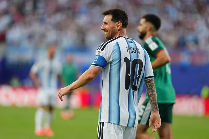 Cảm xúc của Lionel Messi sau khi ghi bàn ở trận đấu bảng J World Cup 2026 giữa Argentina và Algeria tại Kansas City, bang Missouri, ngày 16/6/2026. Ảnh: AP