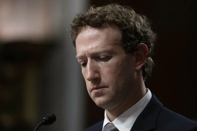 Mark Zuckerberg, CEO Meta, trong phiên điều trần của Ủy ban Tư pháp Thượng viện Mỹ ở Đồi Capitol, Washington, ngày 31/1/2024, về vấn đề an toàn trẻ em. Ảnh: AP