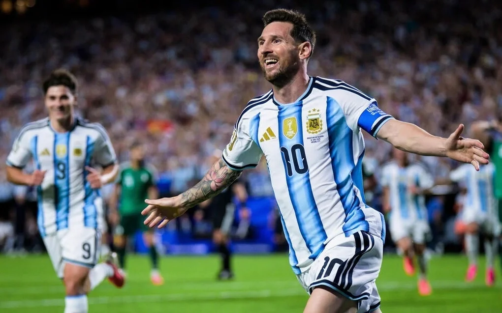 FIFA ca ngợi màn trình diễn ấn tượng của Messi, Mbappe, Haaland - 2