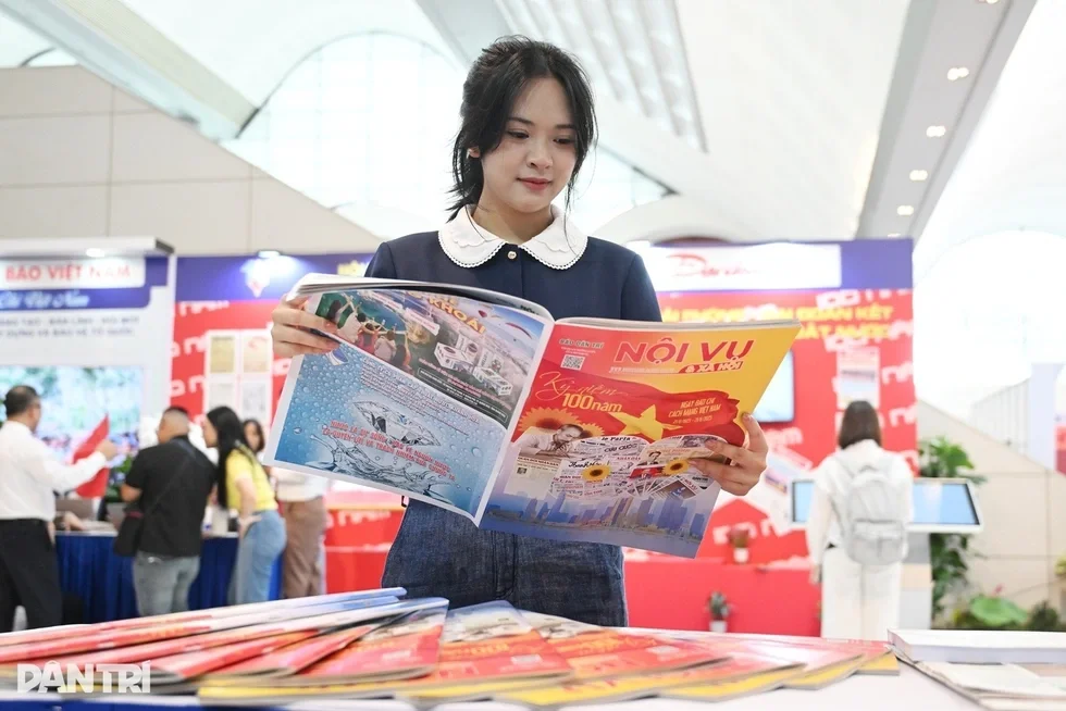 Báo chí giữ vững niềm tin - 1