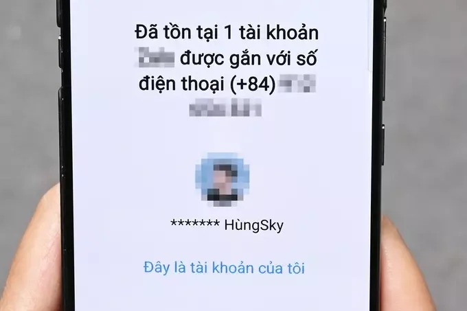 Người dùng mua SIM mới nhưng phát hiện SIM đã gắn sẵn với một tài khoản ứng dụng nhắn tin. Ảnh: Trọng Đạt