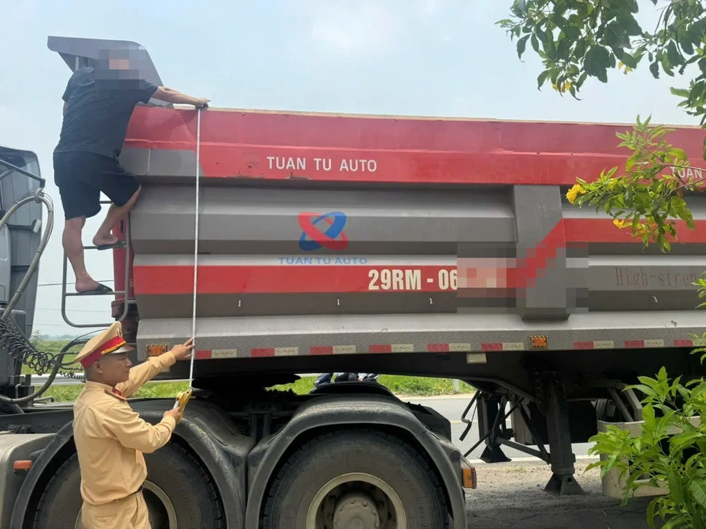 Bỏ chạy khi thấy CSGT, lái xe đầu kéo bị phạt 67 triệu đồng - 1