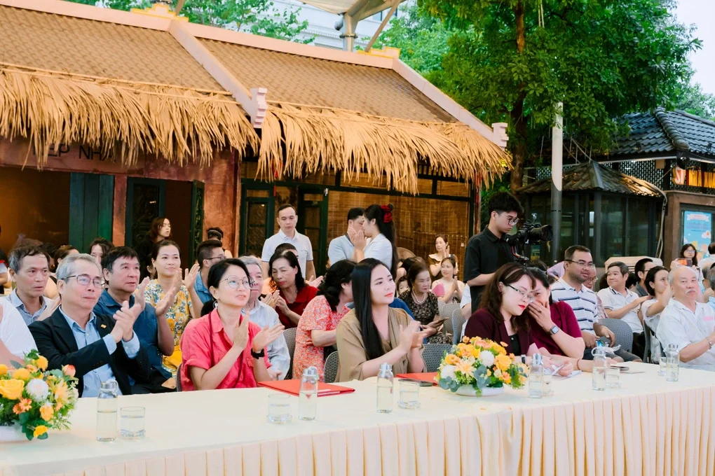 Phố Sách 19/12 có thêm không gian sáng tạo từ vật liệu thân thiện môi trường - 2