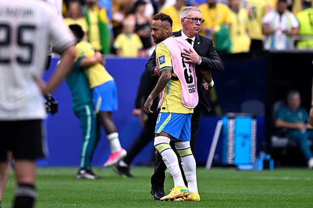 HLV Đức tuyên bố không từ chức, Ancelotti lý giải việc cất Neymar - 3