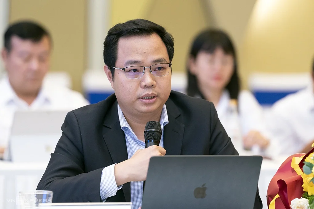 TS Bùi Văn Huy, Phó chủ tịch HĐQT FIDT, phát biểu tại hội thảo. Ảnh: Nguyễn Đông