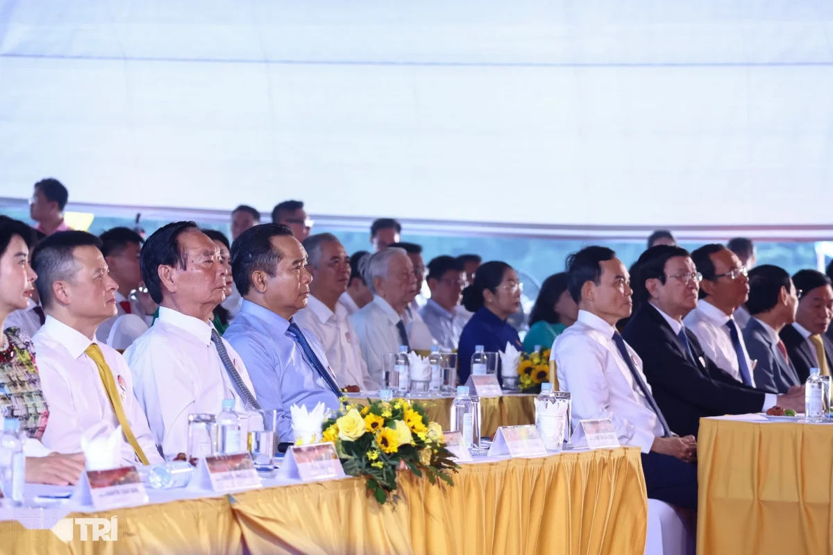 Khởi công đồng loạt 8 dự án trọng điểm chào mừng 50 năm TPHCM mang tên Bác - 2