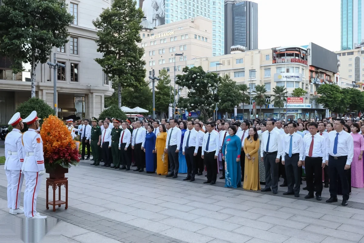 Khởi công đồng loạt 8 dự án trọng điểm chào mừng 50 năm TPHCM mang tên Bác - 7
