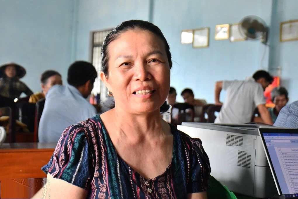 Gặp cán bộ xã vào ngày thứ 7, người phụ nữ bất ngờ nhận tin vui - 2
