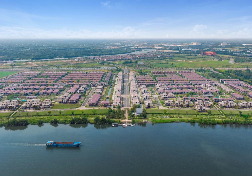 Khu đô thị Waterpoint bên sông Vàm Cỏ Đông. Ảnh: Nam Long