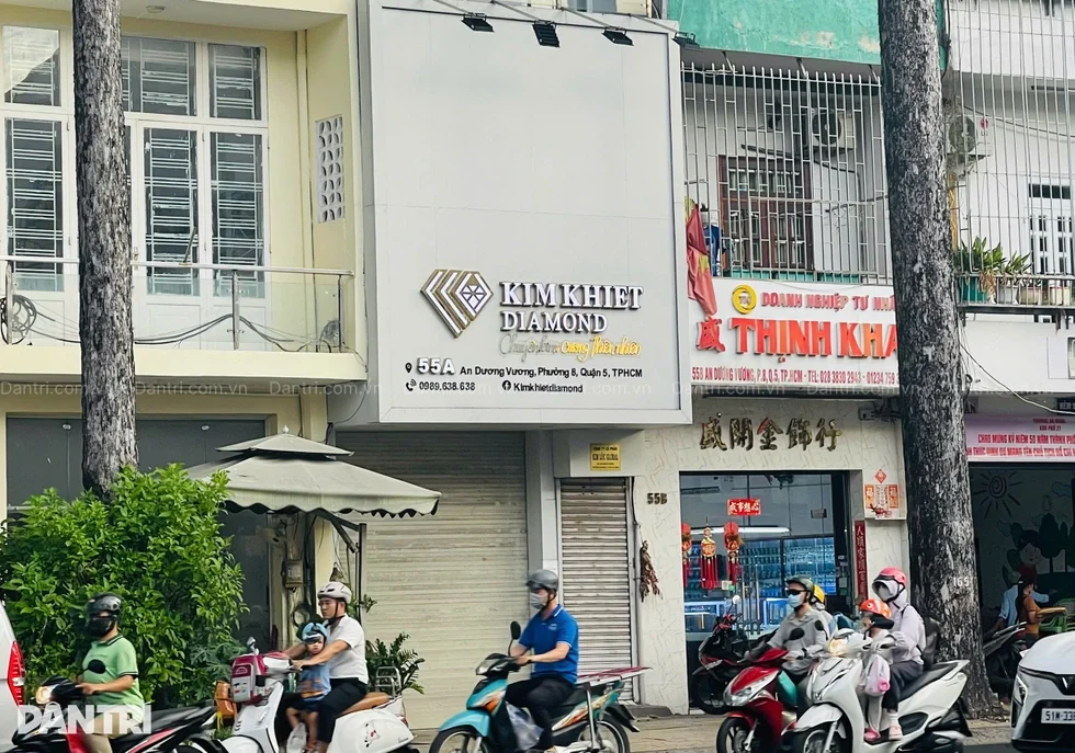 Kim Lý, Ngọc Tâm đồng loạt đóng cửa, khách mang kim cương đi bán bất thành - 6