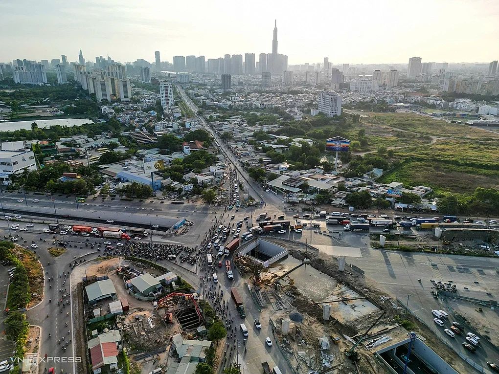 Một phần nút giao An Phú nhìn từ trên cao, tháng 7/2026. Ảnh: Quỳnh Trần
