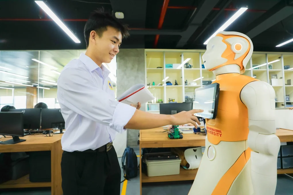 SIU AI Lab - Nơi sinh viên biến ý tưởng AI thành sản phẩm thực tế - 3