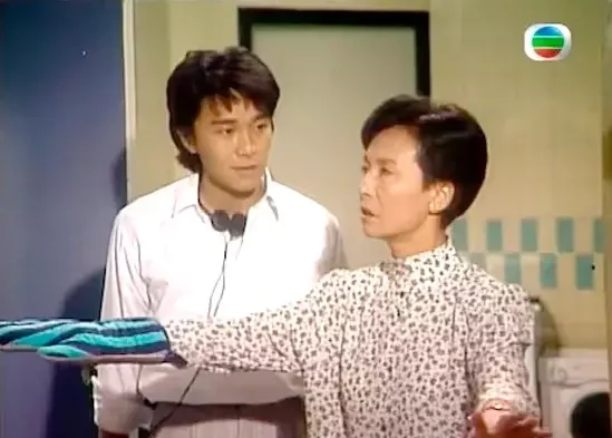 Bà Lương Ái và Châu Tinh Trì trong phim Cuộc sống công bằng. Ảnh: St Headline