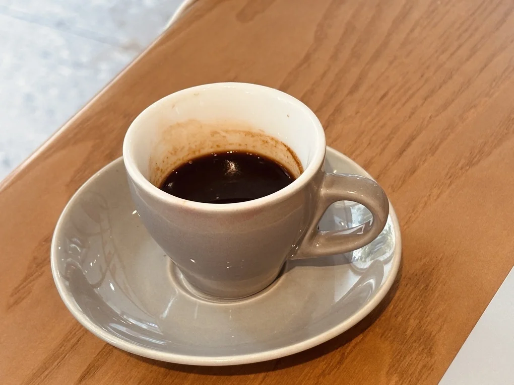 Cà phê chứa caffeine giúp tăng năng lượng buổi sáng. Ảnh: Bảo Bảo