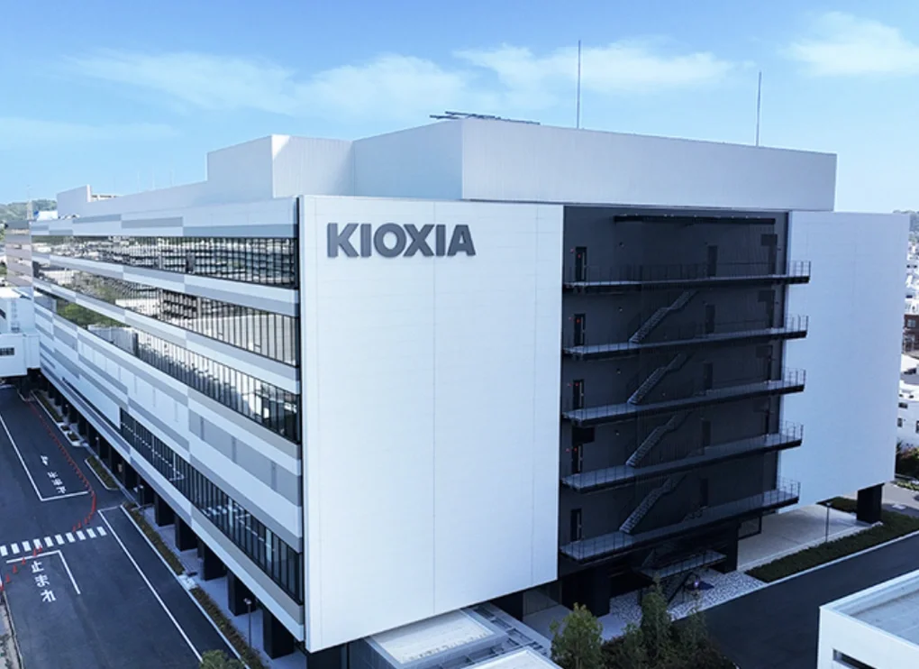 Tòa nhà Flagship Building at Yokohama Technology Campus rộng 40.000 m2 của Kioxia. Ảnh: Kioxia