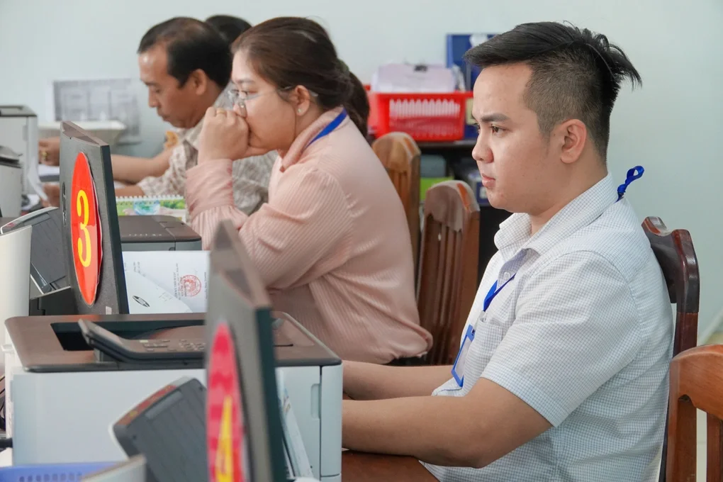 Sinh viên tốt nghiệp xuất sắc chính thức được xét tuyển viên chức - 1