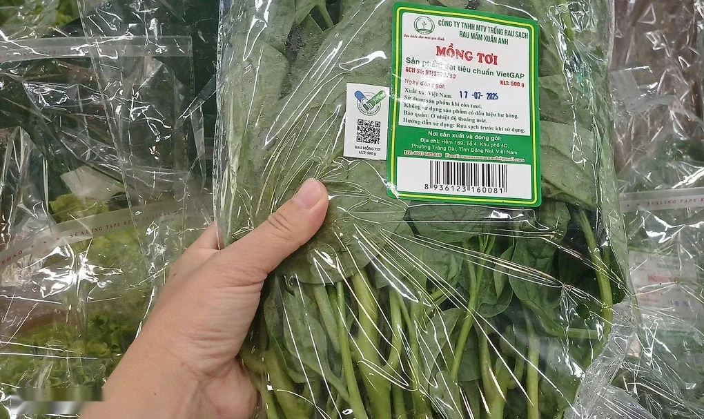 Sản phẩm tick xanh trách nhiệm tại siêu thị MM Mega Market, phường An Khánh (TP HCM). Ảnh: Thi Hà