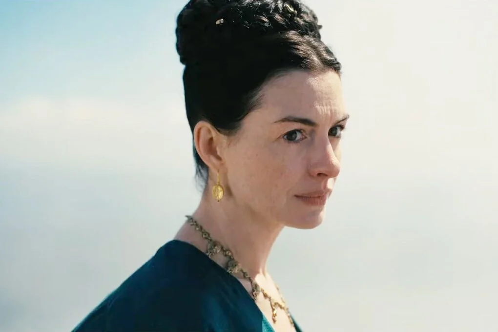 Cảnh phim The Odyssey, trong đó minh tinh Anne Hathaway thủ vai Penelope - vợ của người anh hùng Odysseus. Ảnh: Universal Pictures
