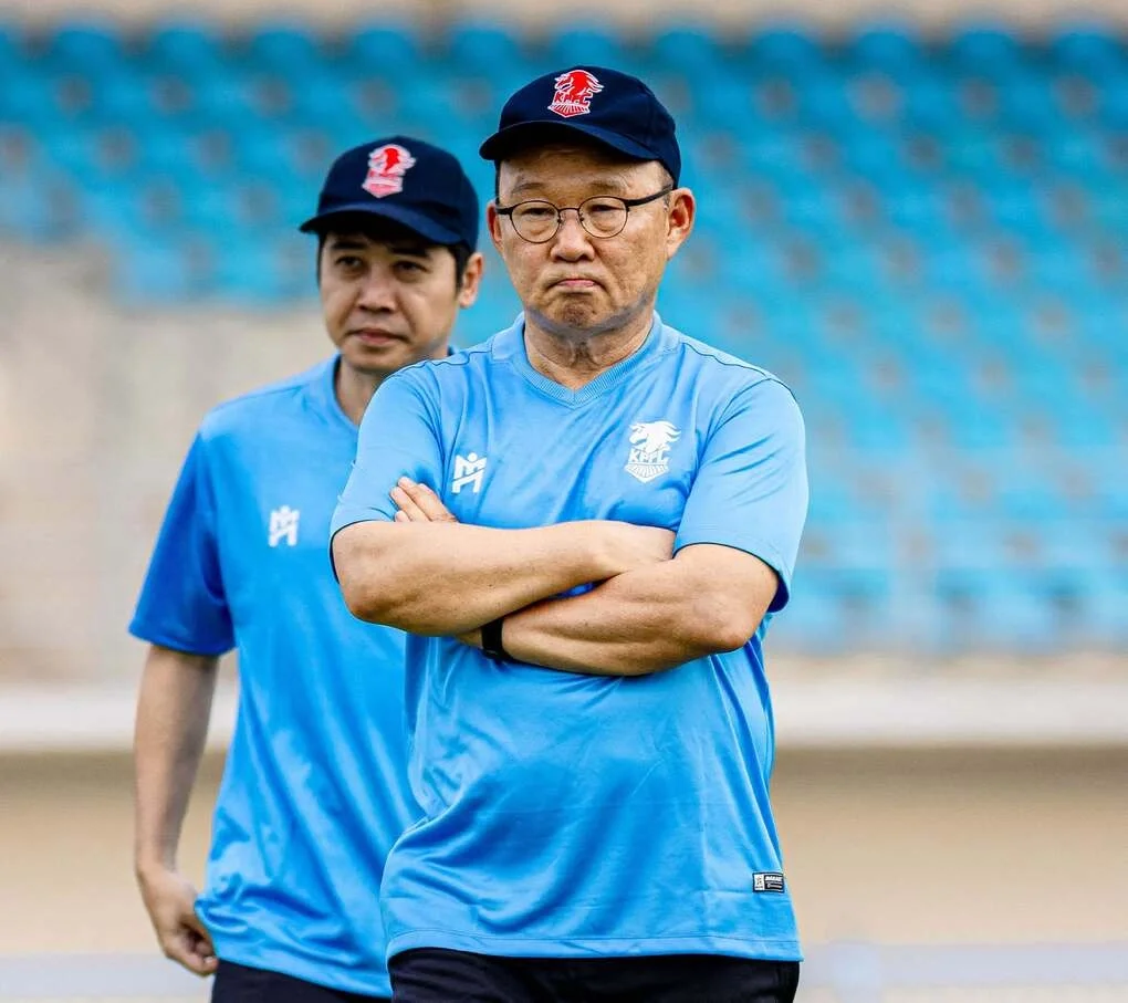 HLV Park Hang-seo trong buổi tập của Kanchanaburi FC ở Thái Lan vào ngày 10/7/2026. Ảnh: Facebook / Kanchanaburi Power FC