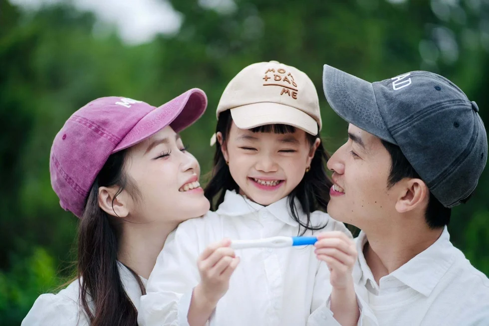 Thương bạn gái chăm mẹ ung thư, chàng trai 20 tuổi xin gia đình cưới cô - 1