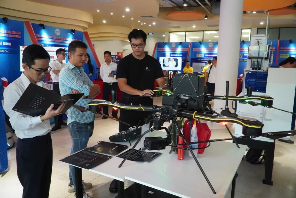 Khai mở động lực mới cho tăng trưởng kinh tế TPHCM - 2