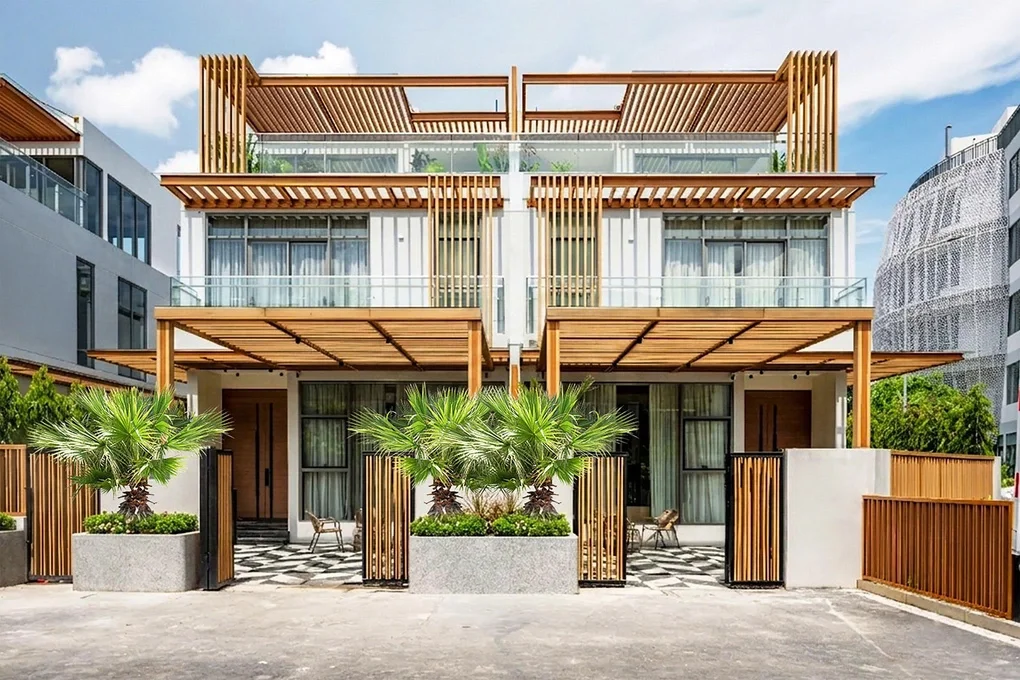 Mặt ngoài căn biệt thự được hoàn thiện. Ảnh: Kusto Home
