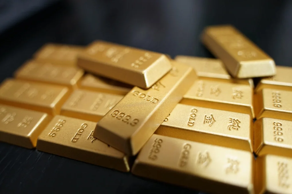 Giá vàng tuần qua: Mất mốc 4.000 USD rồi phục hồi trước cuộc họp Fed - 1