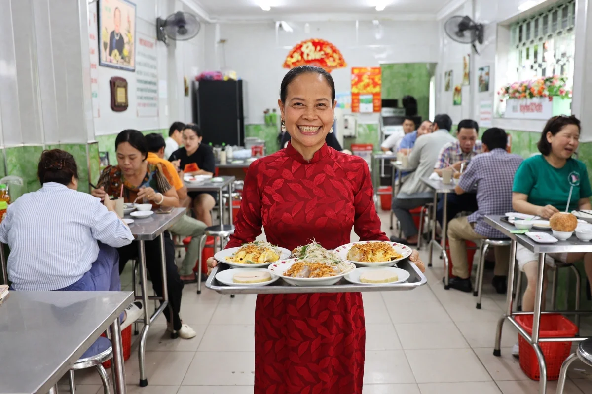 Quán bánh cuốn 65 năm tuổi được Michelin ghi nhận là nơi 'ngon, giá hợp lý'