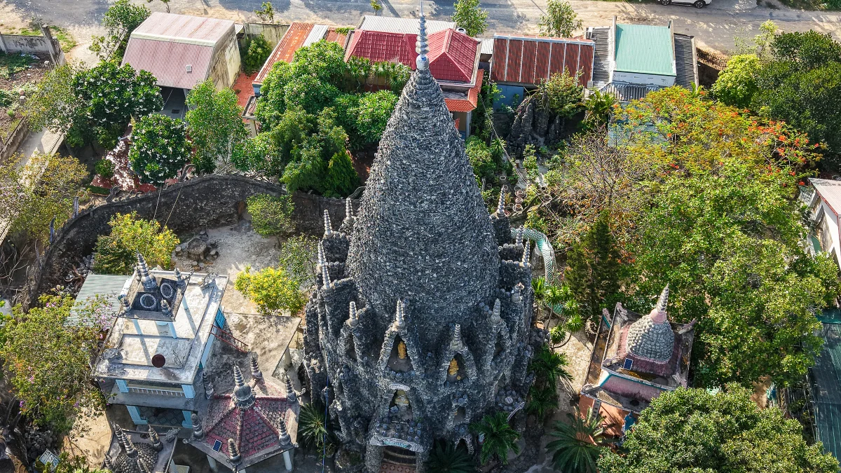 Bảo tháp ở Khánh Hòa được dựng từ hàng triệu vỏ ốc và san hô