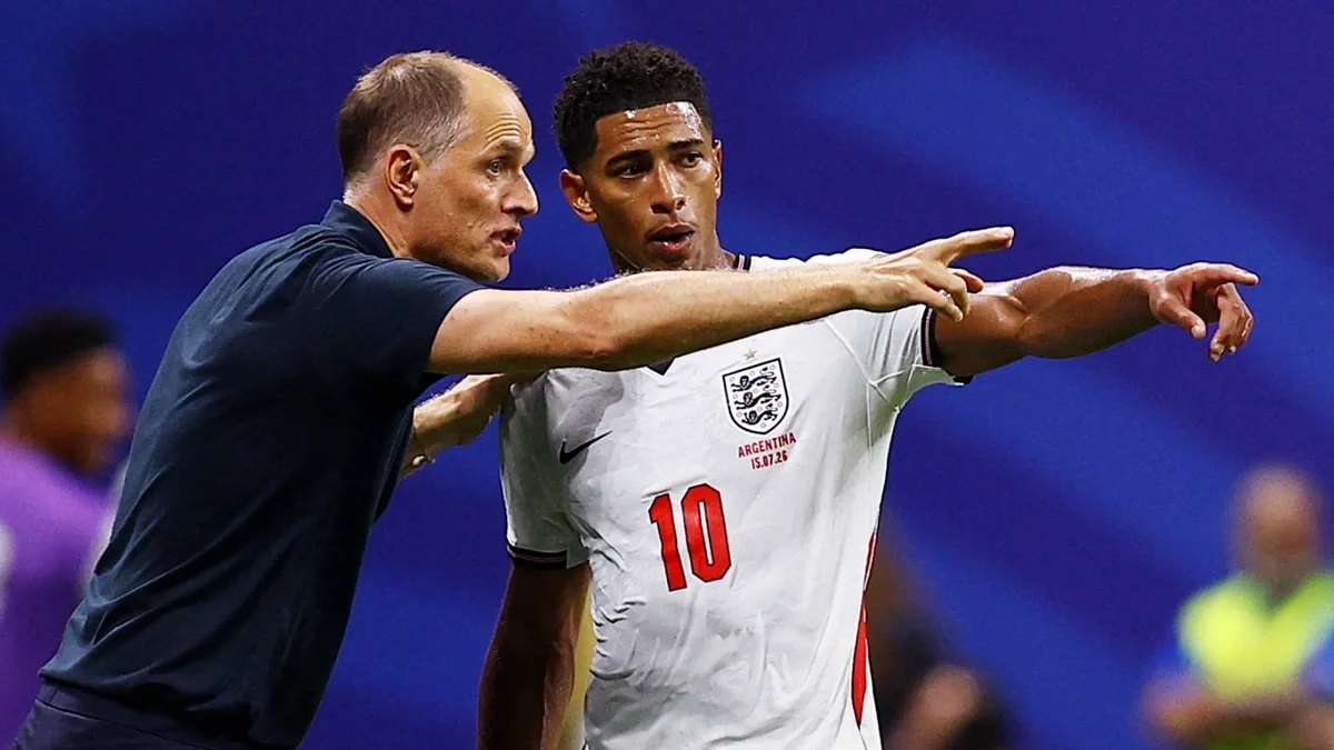 Jamie Carragher chỉ trích Thomas Tuchel mắc sai sót nghiêm trọng hơn cả Gareth Southgate