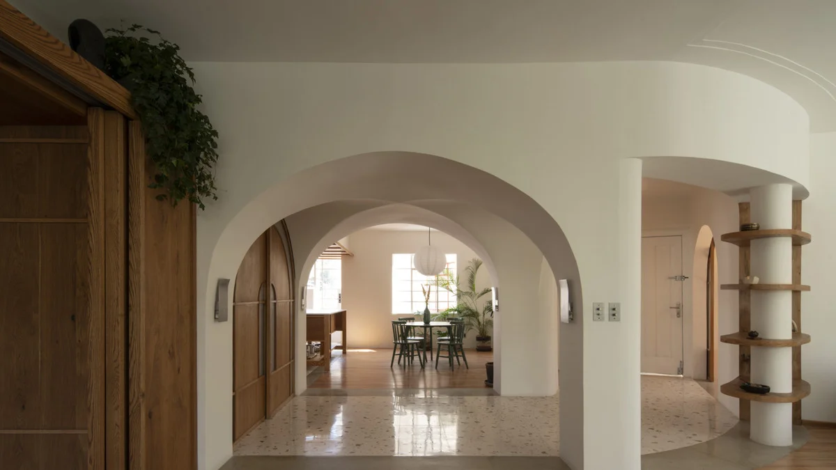 Ứng dụng những đường uốn lượn để nới rộng diện tích cho căn hộ rộng 150 m2