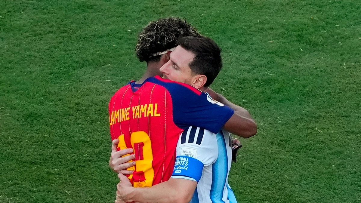 Khoảnh khắc Yamal động viên Messi ở chung kết cúp thế giới 2026