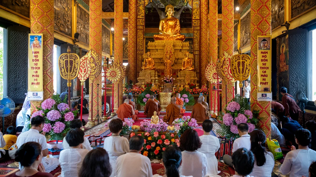 Nghi thức dâng y tắm mưa đậm bản sắc Khmer ngay giữa Thủ đô